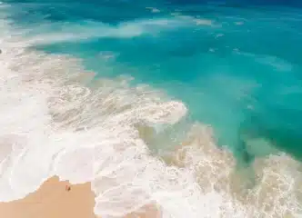 Ocean waves crashing on the beach